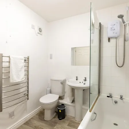 1 Bed Harbour-side Flat With Sea Views Lägenhet