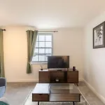 Διαμέρισμα 1 Bed Harbour-side Flat With Sea Views