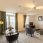 1 Bed Harbour-side Flat With Sea Views Διαμέρισμα