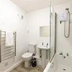 1 Bed Harbour-side Flat With Sea Views Διαμέρισμα