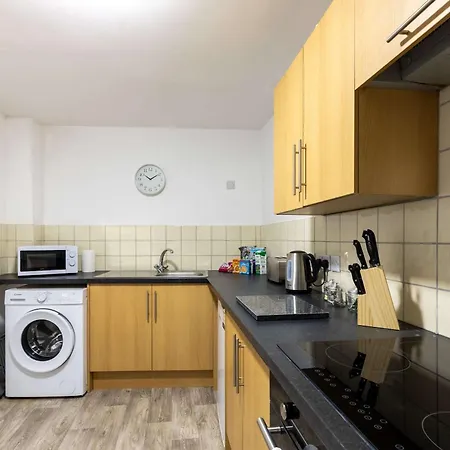 1 Bed Harbour-side Flat With Sea Views