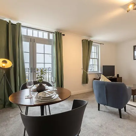 Apartamento 1 Bed Harbour-side Flat With Sea Views *