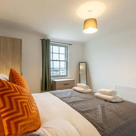 1 Bed Harbour-side Flat With Sea Views Whitehaven