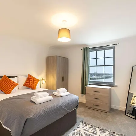 1 Bed Harbour-side Flat With Sea Views Apartamento