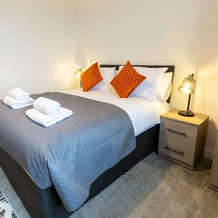 Apartment 1 Bed Harbour-side Flat With Sea Views