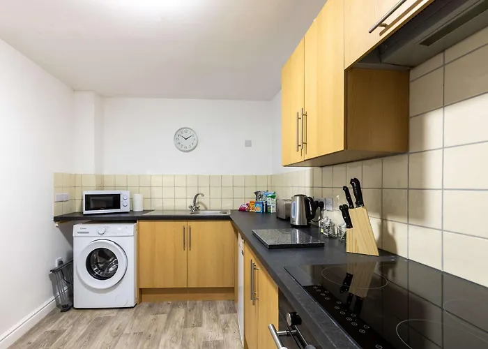 1 Bed Harbour-side Flat With Sea Views