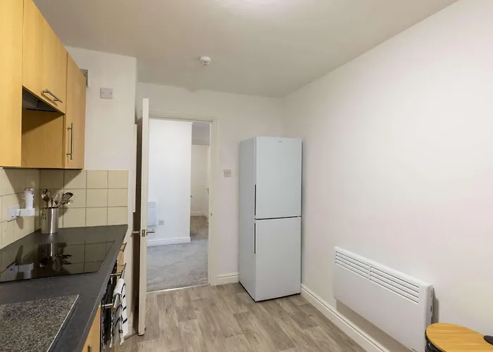 1 Bed Harbour-side Flat With Sea Views